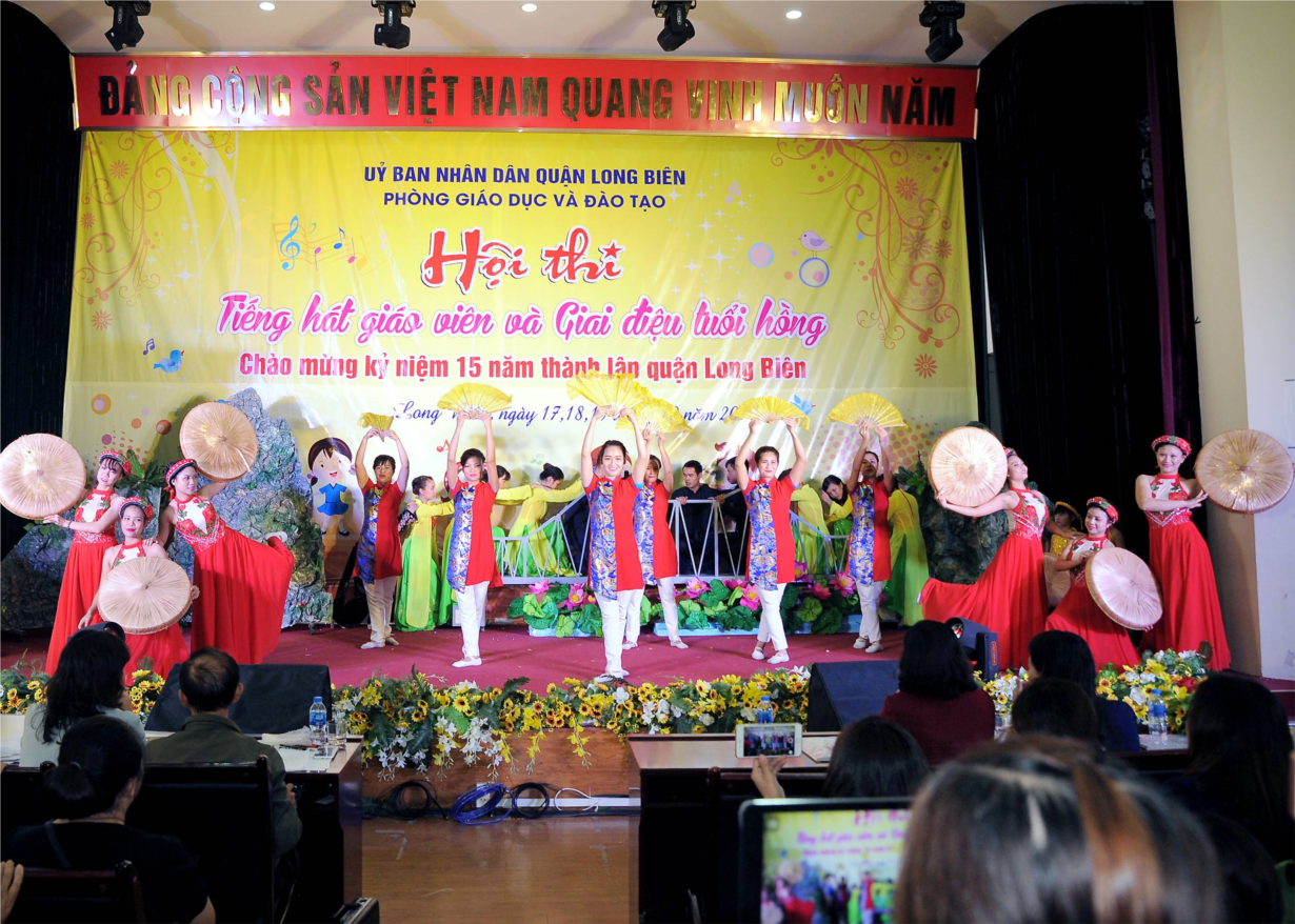 Hội thi Tiếng hát giáo viên - Giai điệu tuổi hồng năm học 2018-2019 (9).jpg